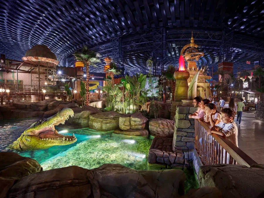 Тематический парк IMG Worlds of Adventure в Дубаи: Парк аттракционов , Развлекательный центр , Кинотеатр , Американские горки , Супергерои , Парк динозавров ,