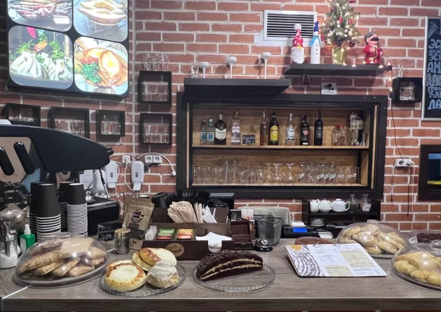 Кафе Пекаридзе в Минске: Авторская кухня, Бизнес-ланч, Летняя терраса, До 24 мест, Оплата картой, Наличный расчёт, Винная карта, Грузинская кухня, Проведение банкетов,
