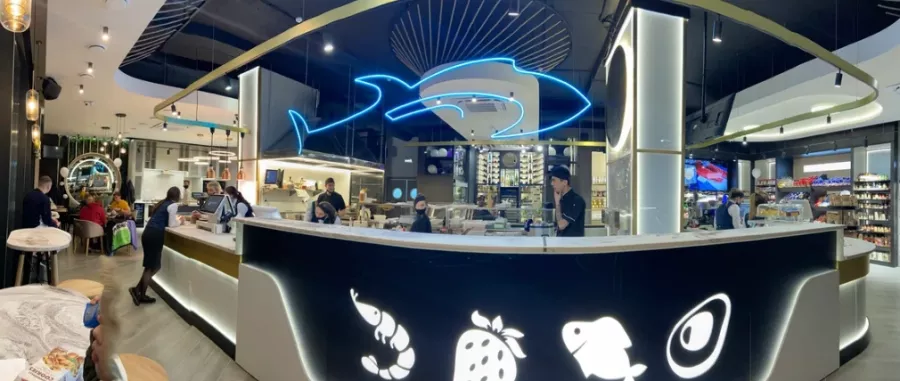 Кафе Fish & food на Маяковского в Минске: Рыбные заведения, Азиатская кухня, Можно с собакой, До 45 мест, Оплата картой, Заказ столиков, Панорамный вид, Паназиатская кухня, Наличный расчёт, Летняя терраса,
