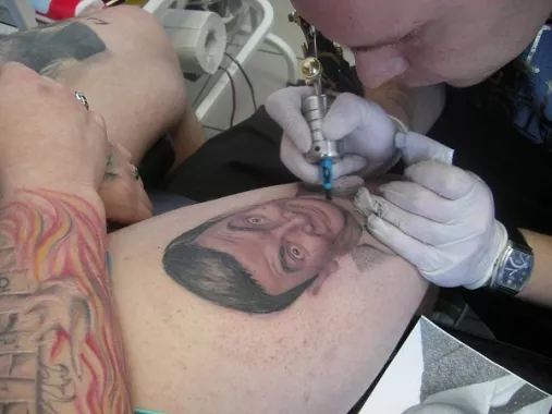 Тату-салон "Santal Tattoo".