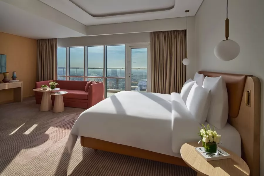 Отель Novotel Jumeirah Village Triangle4* в Дубаи: Роскошный дизайн , Отель с видом , Открытый бассейн , Спа-центр , Детская площадка ,