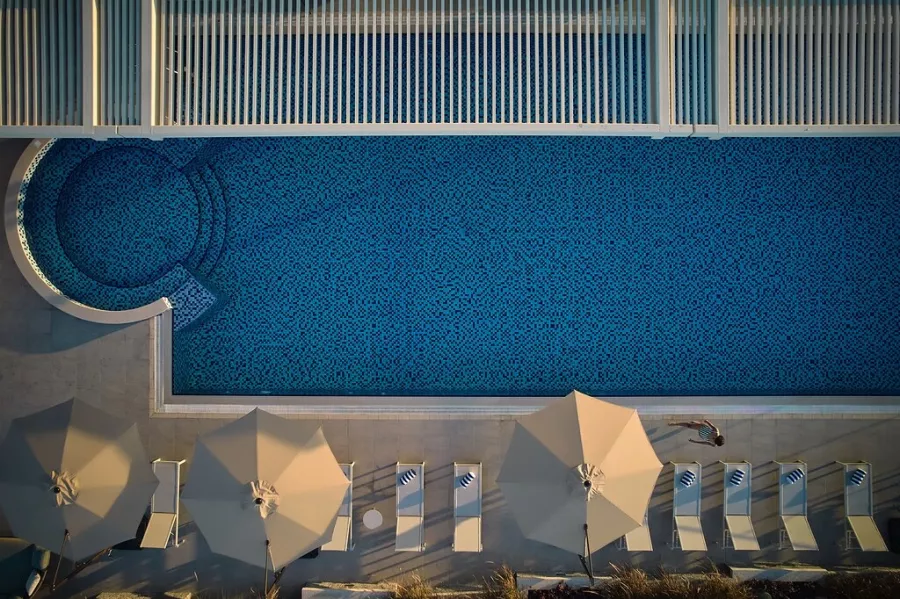 Отель Novotel Jumeirah Village Triangle4* в Дубаи: Роскошный дизайн , Отель с видом , Открытый бассейн , Спа-центр , Детская площадка ,