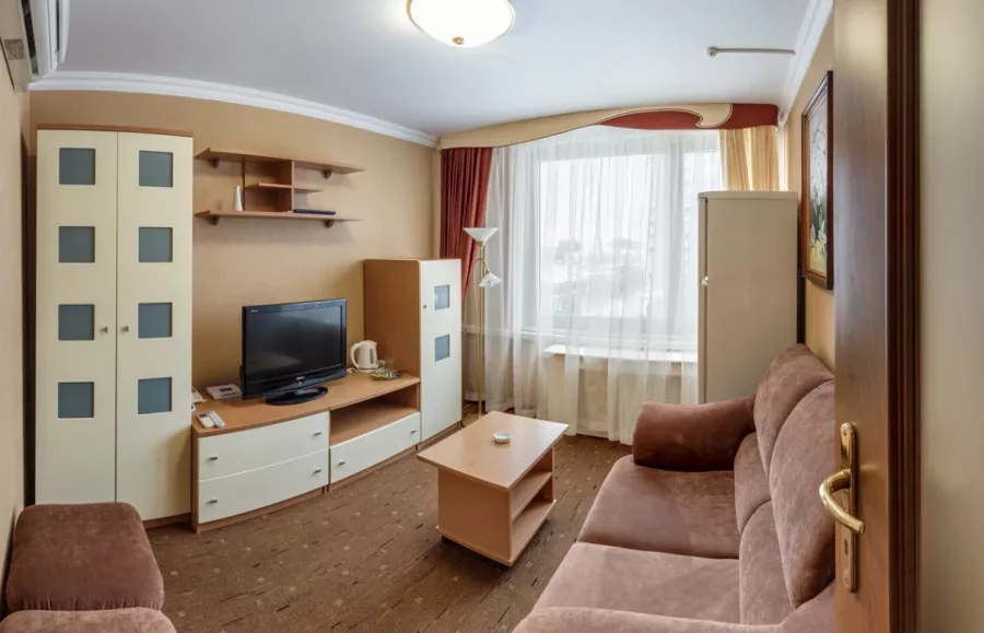 Гостиничный комплекс Юбилейный 3* в Минске: Конференц-залы, 241 номер, Наличный расчёт, Оплата через банк, Бар, Ресторан, Пандус, Оплата картой,