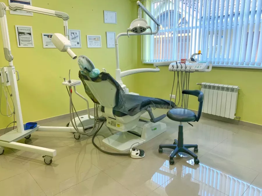 Стоматологическая клиника Golden Dent Clinic в Сочи: Лечение зубов, Прикус, Ортодонт, Брекеты, Виниры,