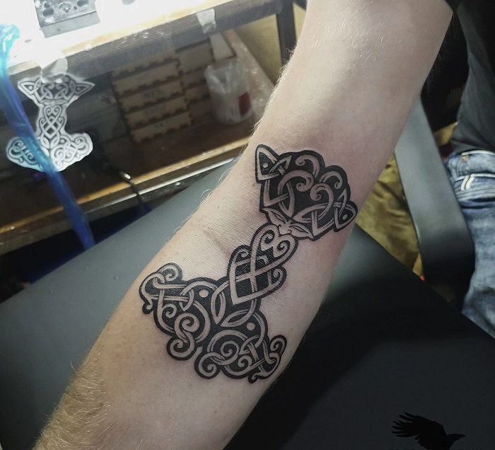 Тату-салон Black Crow Tattoo Studio в Ереване: Пирсинг, Тату, Перманент, Узоры на Теле,