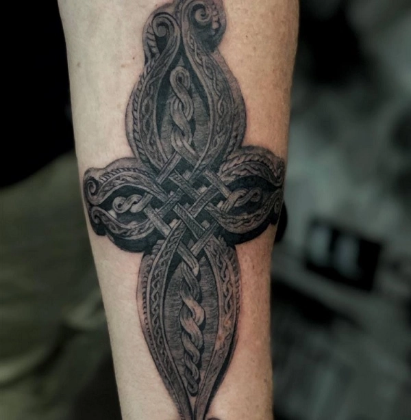 Татуировки и пирсинг The Mask Tattoo & Art Studio в Ереване: Пирсинг, Тату, Коррекция, Красота,