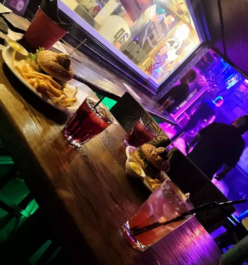 Бар Amsterdam в Краснодаре: Красиво, Вкусно, Бар, Уютно, Напитки, Алкоголь, Европейская кухня, Русская кухня,