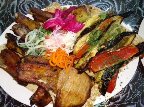 Кафе  Очаг в Адлере: Еда, Грузинская кухня, Японская кухня, Доставка, Завтрак, Фастфуд,