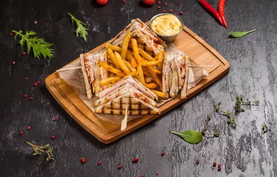 Бар Хмельной повар в Краснодаре: Напитки, Алкоголь, Бар, Вкусно, Уютно, Пицца, Бургеры, Европейская кухня,