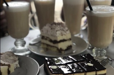 Кофейня Аромат+ в Адлере: Кофе на вынос, Терраса, Десерты, Выпечка, Завтрак,