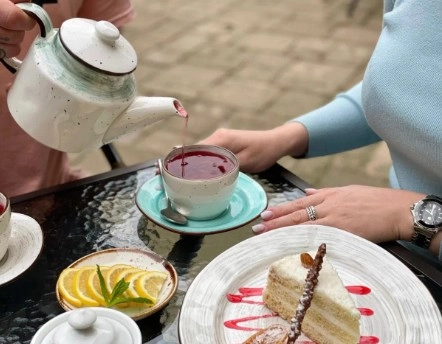 Кафе Patio в Адлере: Итальянская кухня, Кавказская кухня, Пиццерия, Терраса, Живая музыка, Европейская кухня, Бизнес-ланч,
