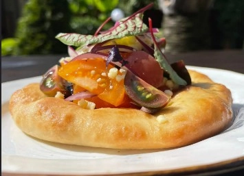 Кафе Patio в Адлере: Итальянская кухня, Кавказская кухня, Пиццерия, Терраса, Живая музыка, Европейская кухня, Бизнес-ланч,
