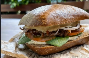 Кафе Patio в Адлере: Итальянская кухня, Кавказская кухня, Пиццерия, Терраса, Живая музыка, Европейская кухня, Бизнес-ланч,