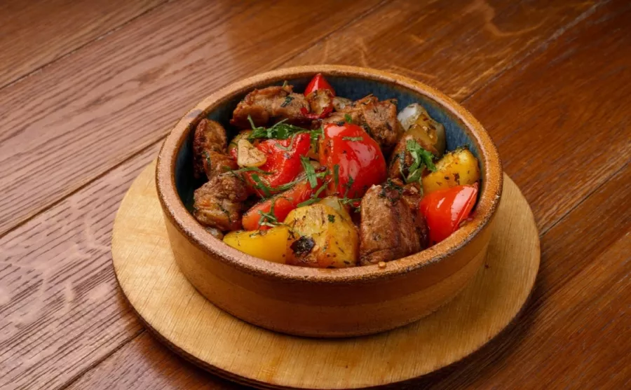 Сеть ресторанов грузинской кухни Эзо в Москве: Грузинская кухня, Хинкальные, Летняя терраса, Заказ навынос, Проведение банкетов,