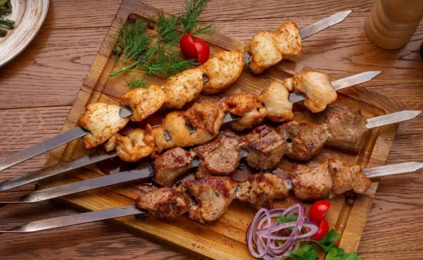 Сеть ресторанов грузинской кухни "Эзо".