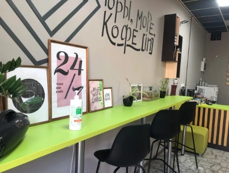 Кофейня Coffee Well в Адлере: Еда на вынос, Кофе на вынос, Терраса, Кондитерские изделия, Прохладные напитки, Завтрак,
