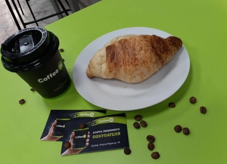 Кофейня Coffee Well в Адлере: Еда на вынос, Кофе на вынос, Терраса, Кондитерские изделия, Прохладные напитки, Завтрак,