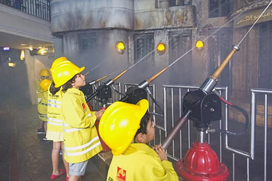 Детский центр KidZania в Дубаи: Профессии для детей , Центр развития , Мини-город, Тематические квесты , Копия города ,