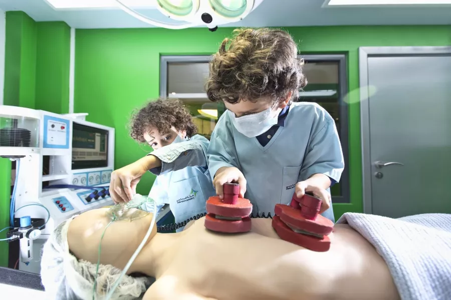 Детский центр KidZania в Дубаи: Профессии для детей , Центр развития , Мини-город, Тематические квесты , Копия города ,