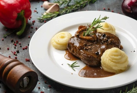 Ресторан Кон-Коронель в Адлере: Винный бар, Русская кухня, кавказская кухня, Шашлычная, Банкетный зал, Терраса, Ресторан у воды, Панорамный ресторан, Бизнес-ланч,