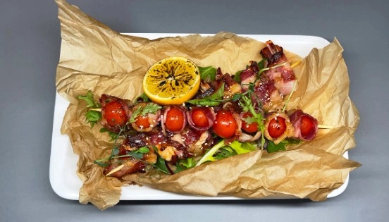 Кафе Мафия в Адлере: Еда, Русская кухня, Суши, Шашлык, Восточная кухня, Банкетный зал, Терраса,