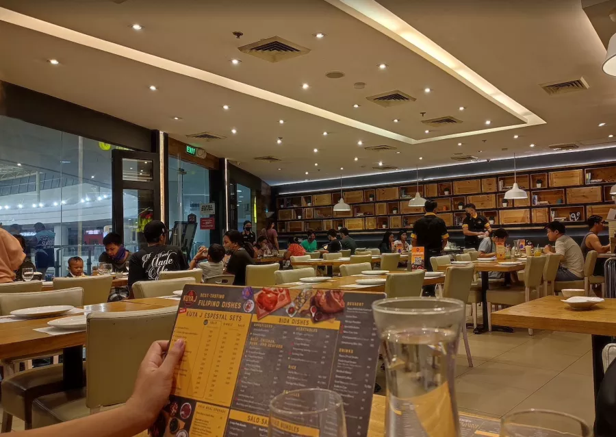 Торговый Центр Robinsons Place Manila в Манила: Торговый центр, Шоппинг,