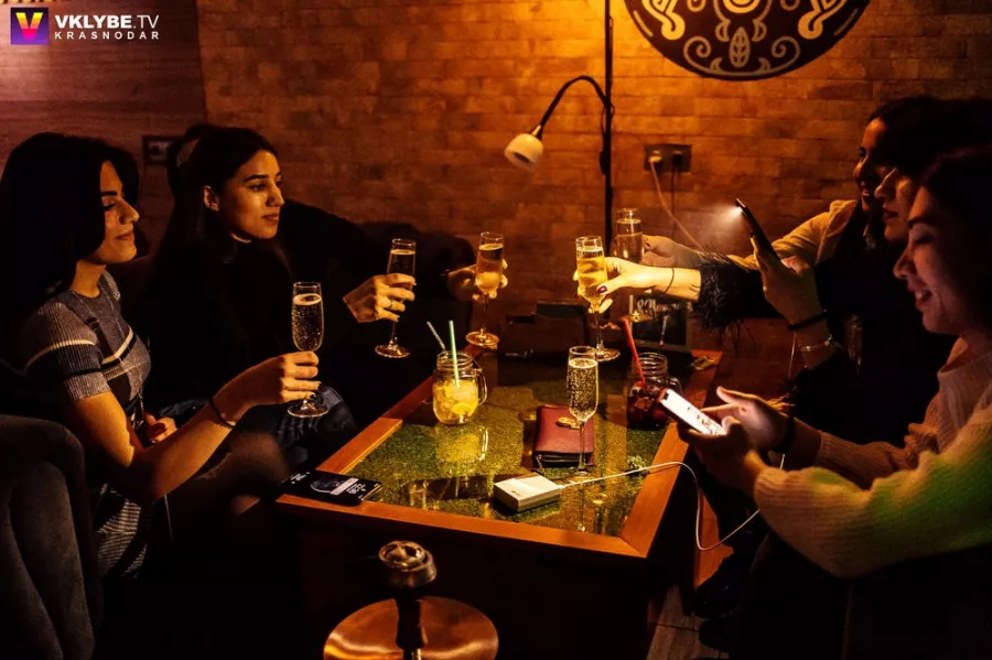 Кальян бар Мята Lounge на Ставропольской в Краснодаре: Кальян бар, Кальянная, Лаундж, Кафе, Компания, Вечер,