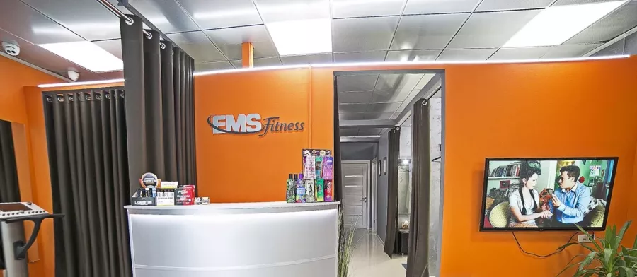 Фитнес студия Ems fitness в Адлере: Тренажерный зал, Солярий, Стретчинг, Йога, Массаж, Боевые искусства, Персональные тренировки,