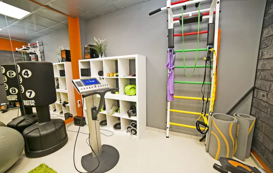Фитнес студия Ems fitness в Адлере: Тренажерный зал, Солярий, Стретчинг, Йога, Массаж, Боевые искусства, Персональные тренировки,
