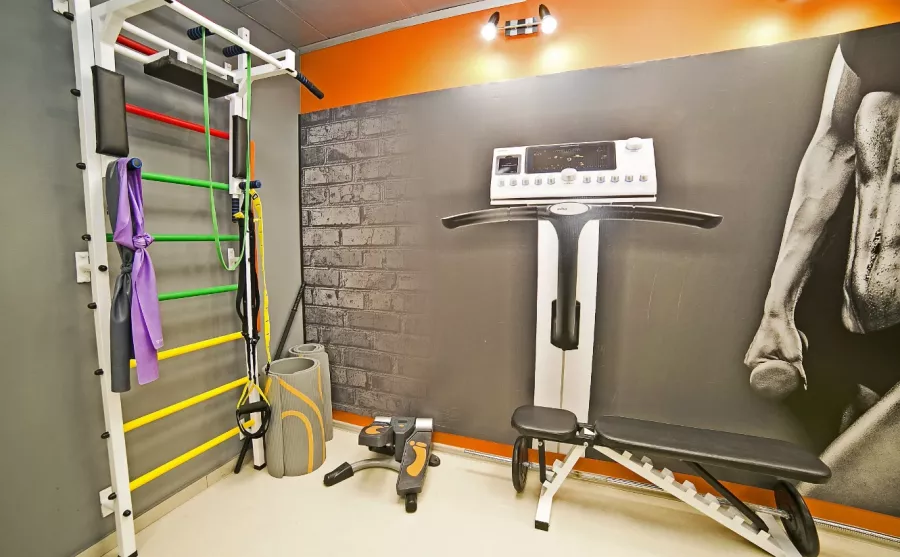 Фитнес студия Ems fitness в Адлере: Тренажерный зал, Солярий, Стретчинг, Йога, Массаж, Боевые искусства, Персональные тренировки,