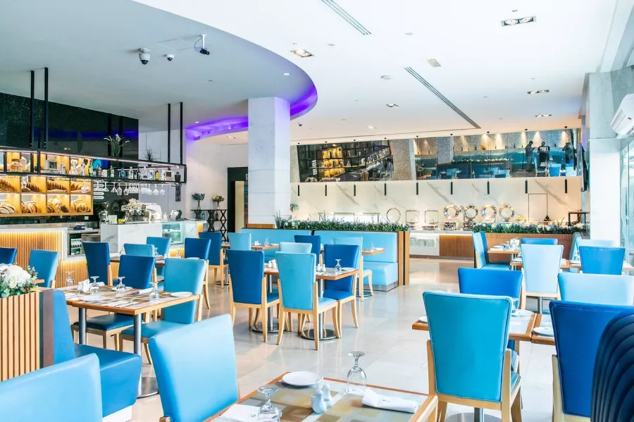 Отель Marina Byblos Hotel 4* в Дубаи: Современные номера , Спа-комплекс, Фитнес, Конференц-зал, Открытый бассейн , Бар ,