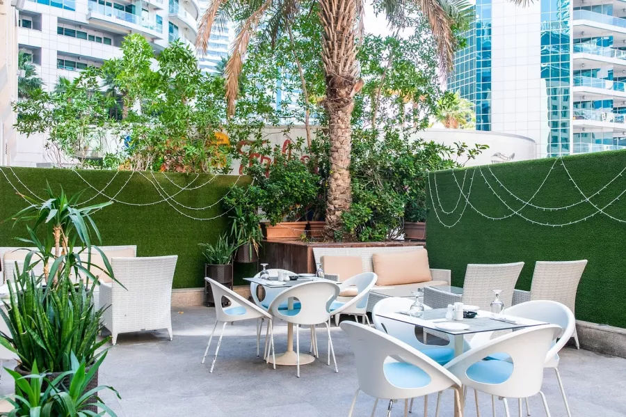 Отель Marina Byblos Hotel 4* в Дубаи: Современные номера , Спа-комплекс, Фитнес, Конференц-зал, Открытый бассейн , Бар ,