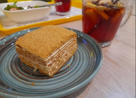 Кафе Лечо в Адлере: Домашняя кухня, Европейская кухня, Доставка, Кофе на вынос, Банкетный зал, Детская комната, Бизнес-ланч,
