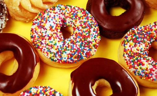 Кофейня Star Donuts в Адлере: Кофе на вынос, Доставка пончиков, Свежая выпечка, Прохладные напитки,