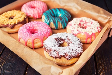 Кофейня Star Donuts в Адлере: Кофе на вынос, Доставка пончиков, Свежая выпечка, Прохладные напитки,