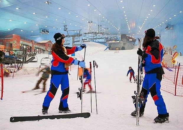 Горнолыжный комплекс Ski Dubai в Дубаи: Лыжи , Сноуборд , Пингвины , Искуственный снег , Снежные склоны , Кинотеатр ,