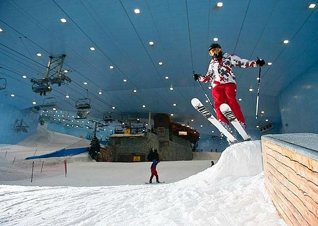Горнолыжный комплекс Ski Dubai в Дубаи: Лыжи , Сноуборд , Пингвины , Искуственный снег , Снежные склоны , Кинотеатр ,
