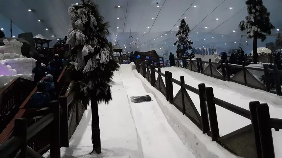 Горнолыжный комплекс Ski Dubai в Дубаи: Лыжи , Сноуборд , Пингвины , Искуственный снег , Снежные склоны , Кинотеатр ,