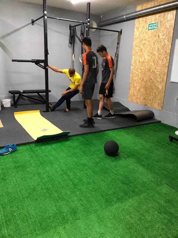 Студия персональных тренировок Fitroom.ru в Краснодаре: Возможны разовые посещения, Кардио, тренировка детей, аэробные упражнения,