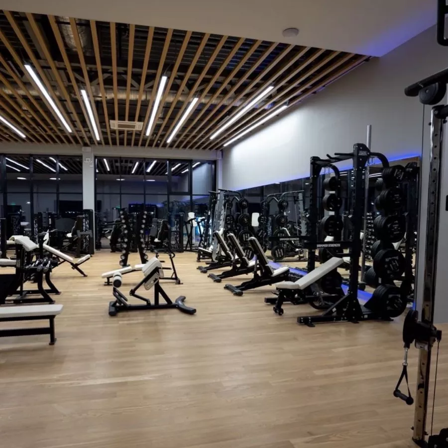 Фитнес-клуб Crocus Fitness в Адлере: Тренажерный зал, Групповые занятия, Бассейн, Аэробика, Персональные тренировки,