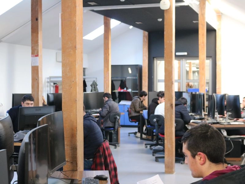 Некоммерческая организация Gyumri Technology Center в Гюмри: Коворкинг, Рабочее Пространство, Аренда Офиса, Конференц-Зал,