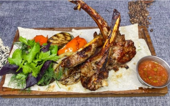 Кафе Сармат в Адлере: Еда, Кавказская кухня, Европейская кухня, Терраса, Детская комната, Кофе,