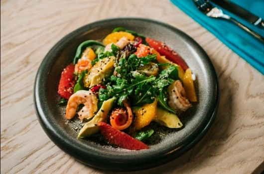 Ресторан НаВолне в Адлере: Еда, Шашлык, Русская кухня, Восточная кухня, Паназиатская кухня, Банкетный зал, Терраса, Кофе,