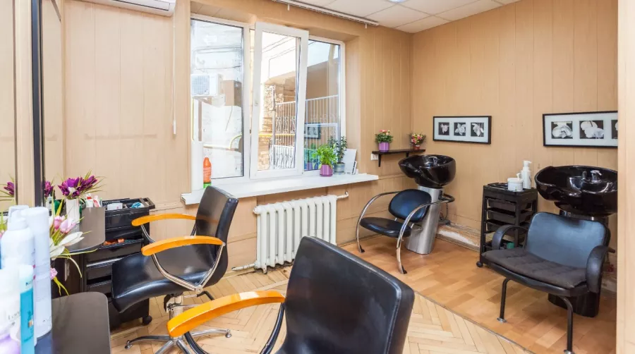 Салон красоты Lavella в Краснодаре: Детская стрижка, Плетение кос, Полировка волос, Прикорневой объём волос, Инъекционные процедуры, Детский маникюр, Наличный расчёт, Перевод с карты,