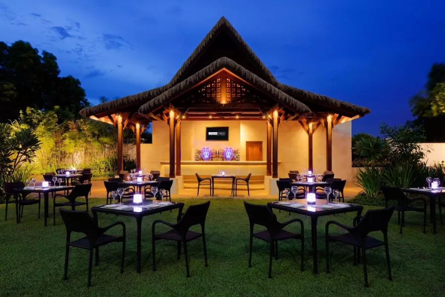 Отель Radisson Blu Cebu в Себу: Spa, Ресторан, Отель,