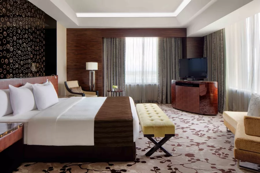 Отель Radisson Blu Cebu в Себу: Spa, Ресторан, Отель,