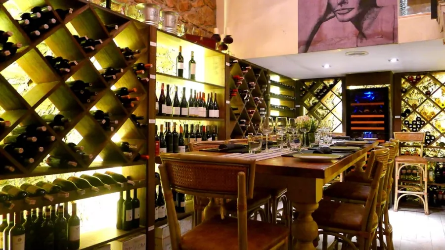 Ресторан Anzani New Mediterranean в Себу: Wine, Вино, Restaurant, Средиземноморская кухня,