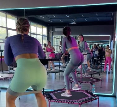 Фитнес-студия Top fit в Адлере: Спорт, Групповые занятия, Аэробика, Пилатес,