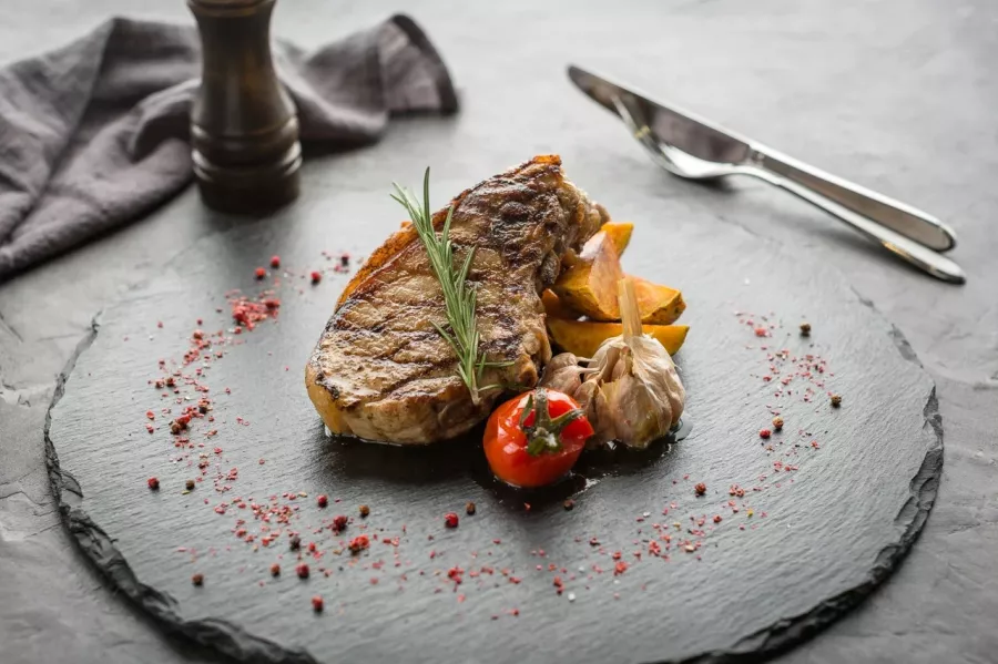 Ресторан Brut8 в Анапе: Средиземноморская кухня, Летняя терраса, Европейская кухня, Танцпол, Проведение банкетов,