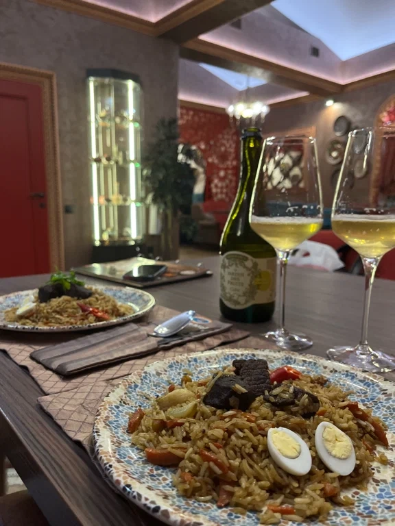 Ресторан Центр-Плова в Анапе: Узбекская кухня, Восточная кухня, Аниматоры, мастер-классы для детей, Проведение банкетов, Летняя терраса, Европейская кухня, VIP-зал,